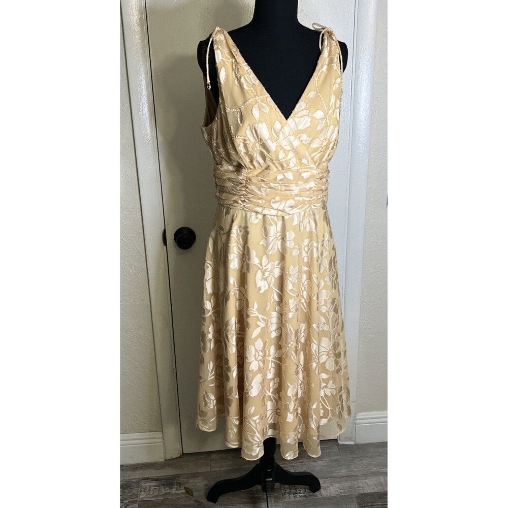 Narianna Women’s Gold  With Beads Dress Size L Sleeveless Dress Zip.